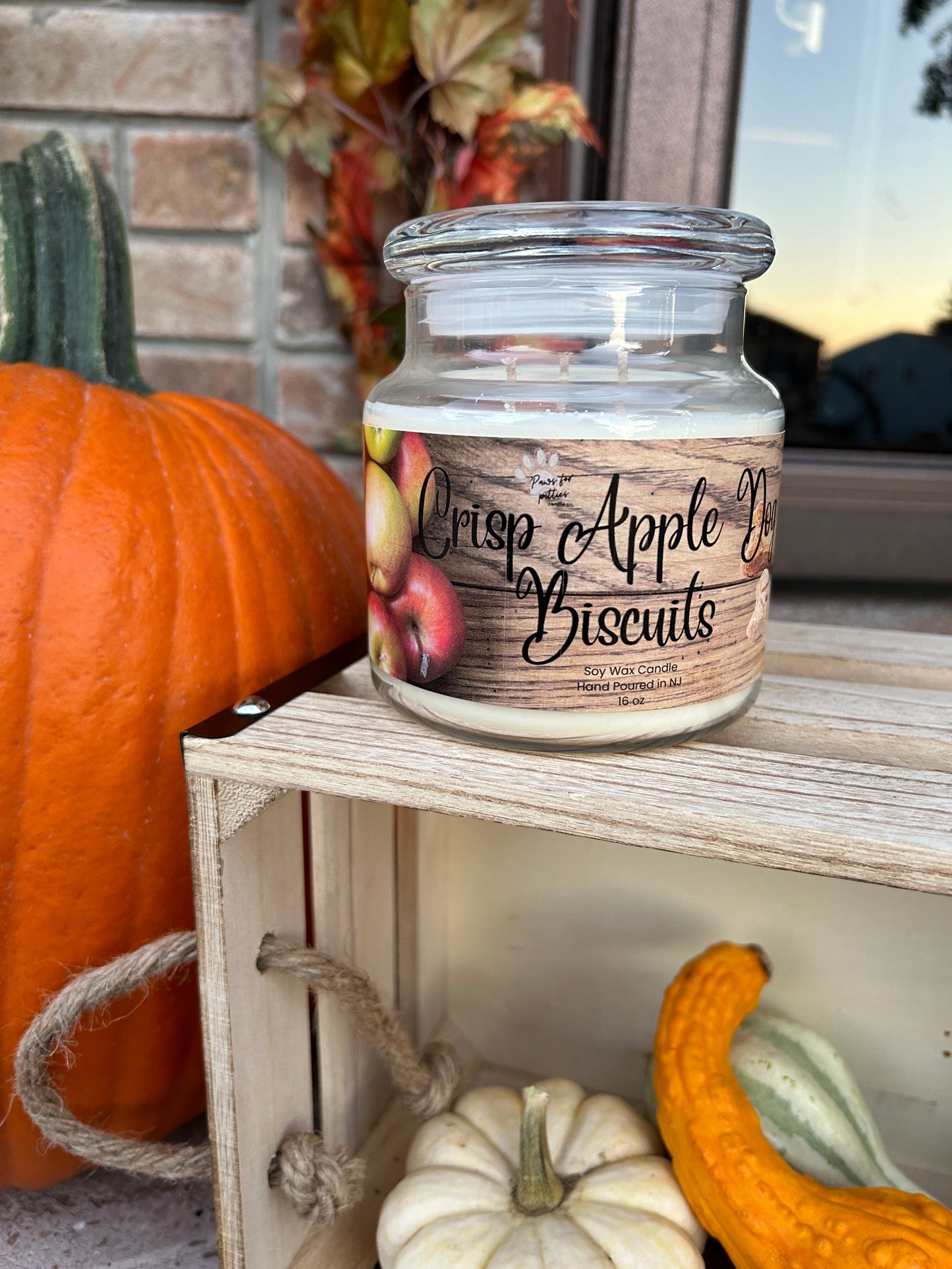 Crisp Apple Dog Biscuits 16oz Soy Wax Candle